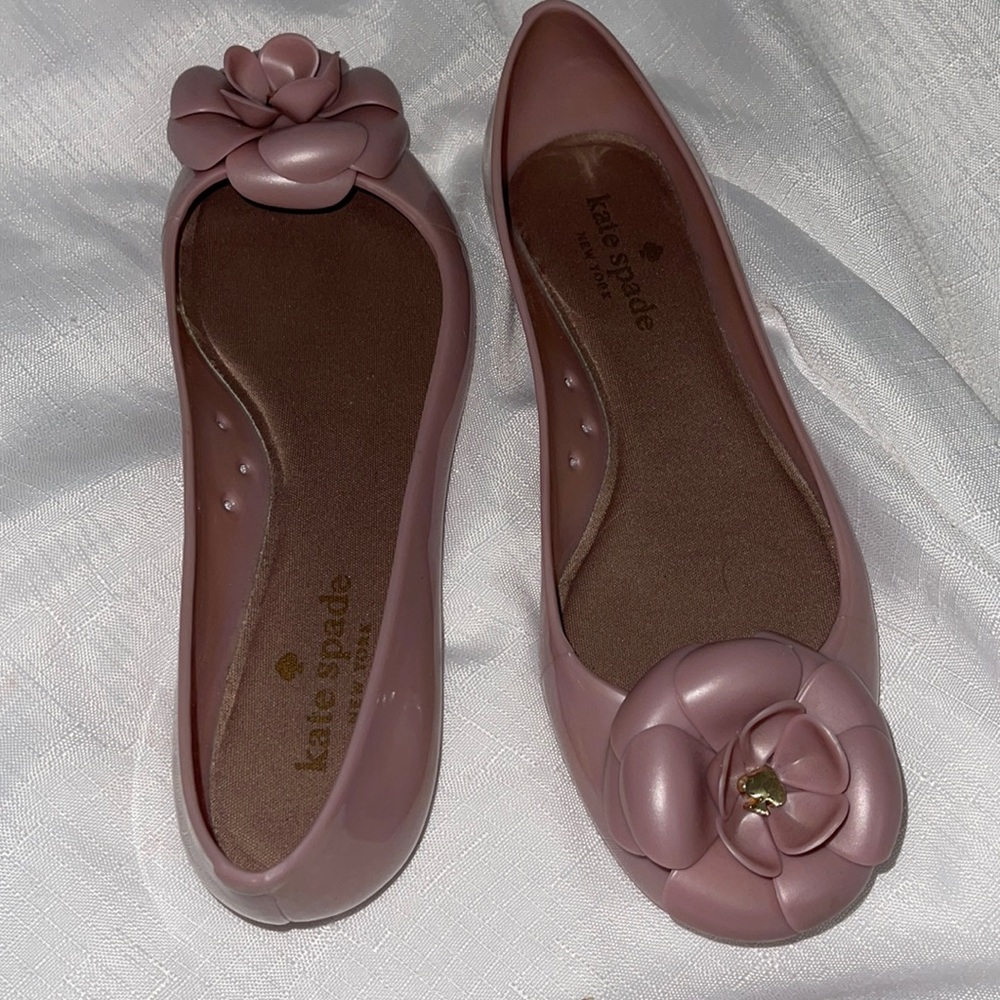 Kate spade ♠️ New York size 7 jelly ballerina rose with spade in middle rose